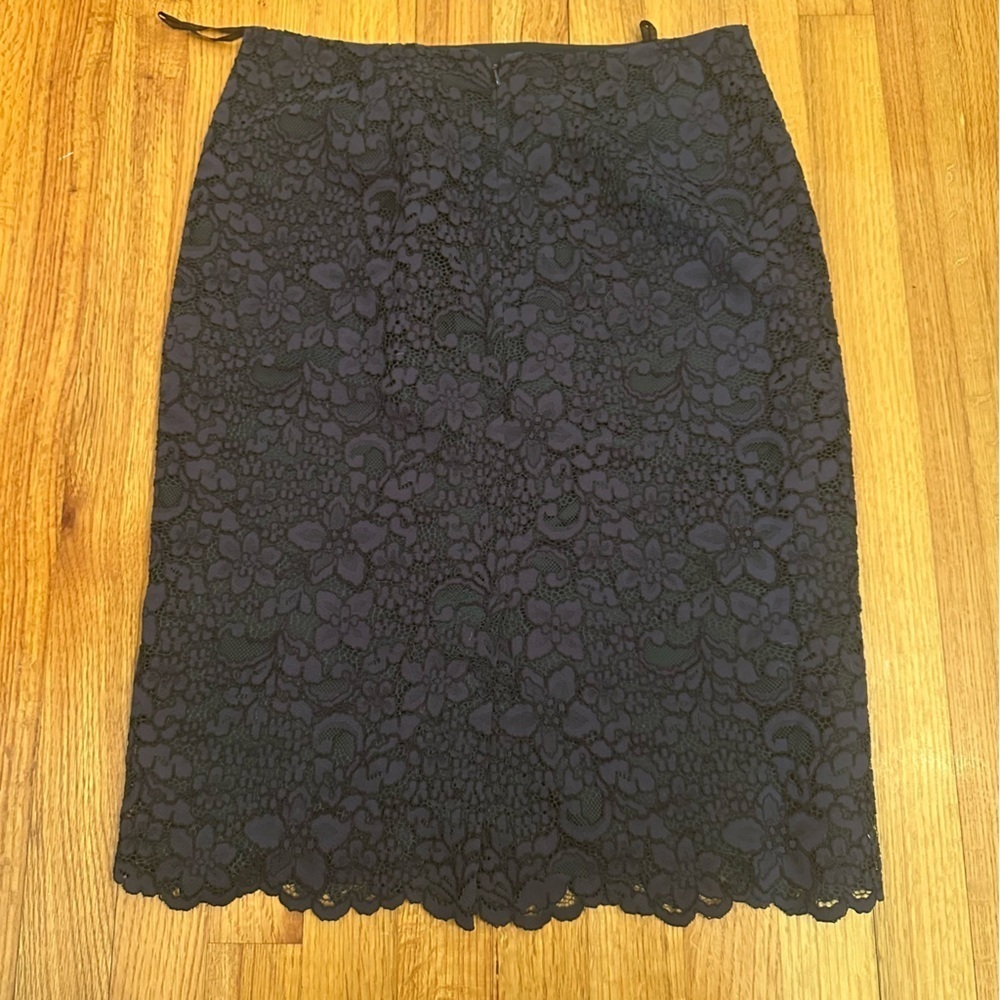 Tory Burch Size 4  Lace Pencil Skirt Scalloped Embroidered Floral Slit @
